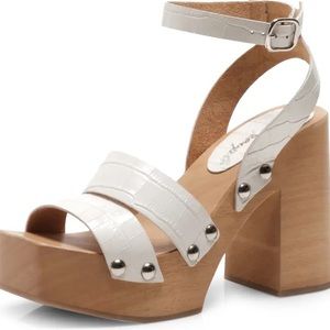 NWOT Free People Mallory leather platform heels